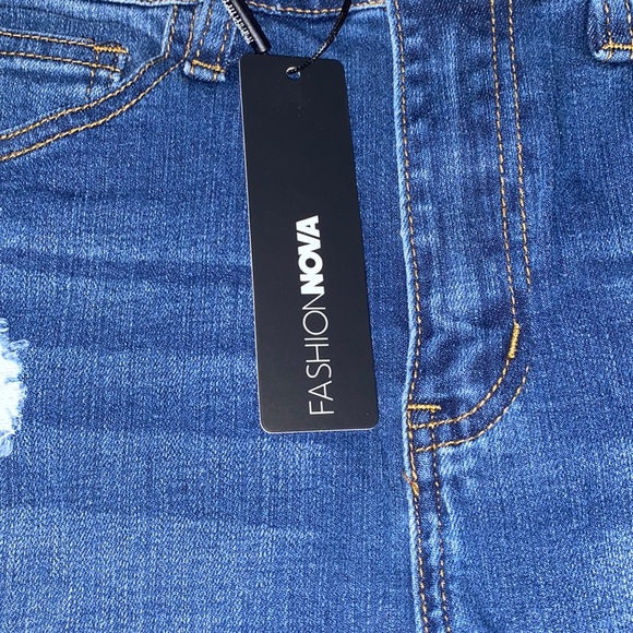 Fashion Nova Rise & Grind Shorts - Picture 5 of 10